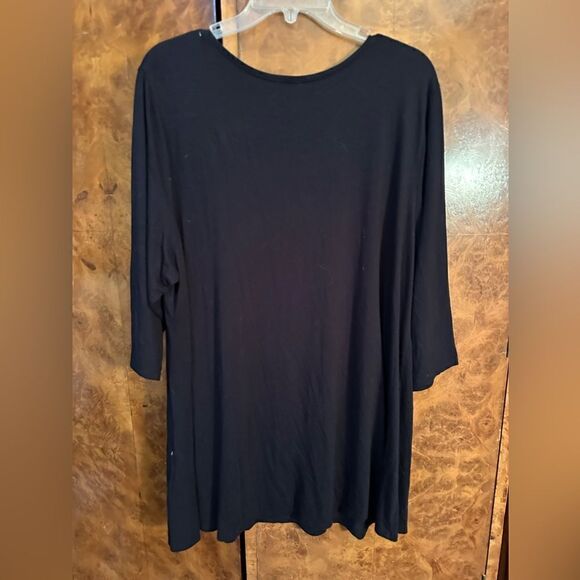 Plus size black basic top - Picture 3 of 5